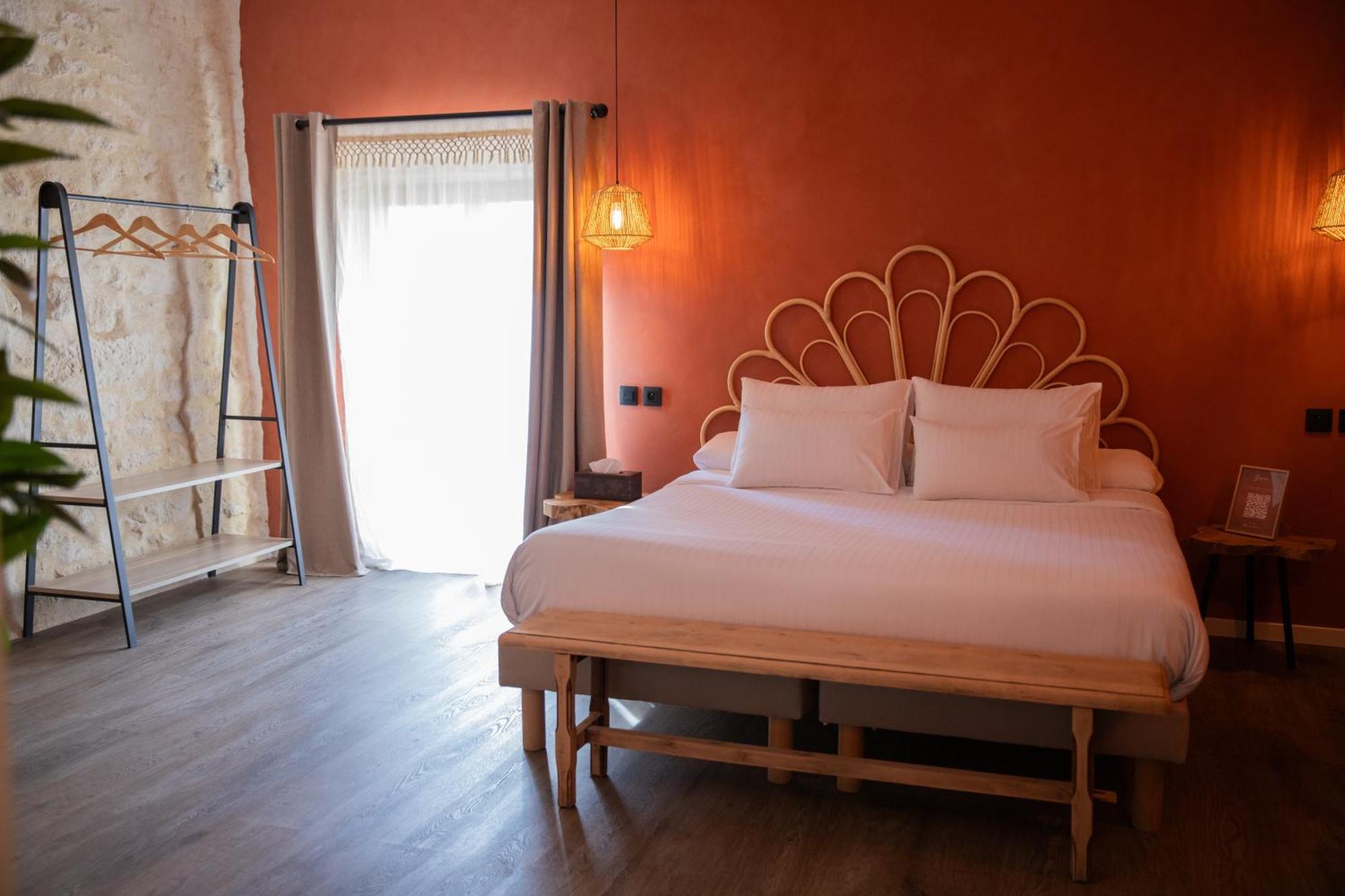 Maison Roucas - Restaurant Et Chambres D'Hotes Solérieux Esterno foto