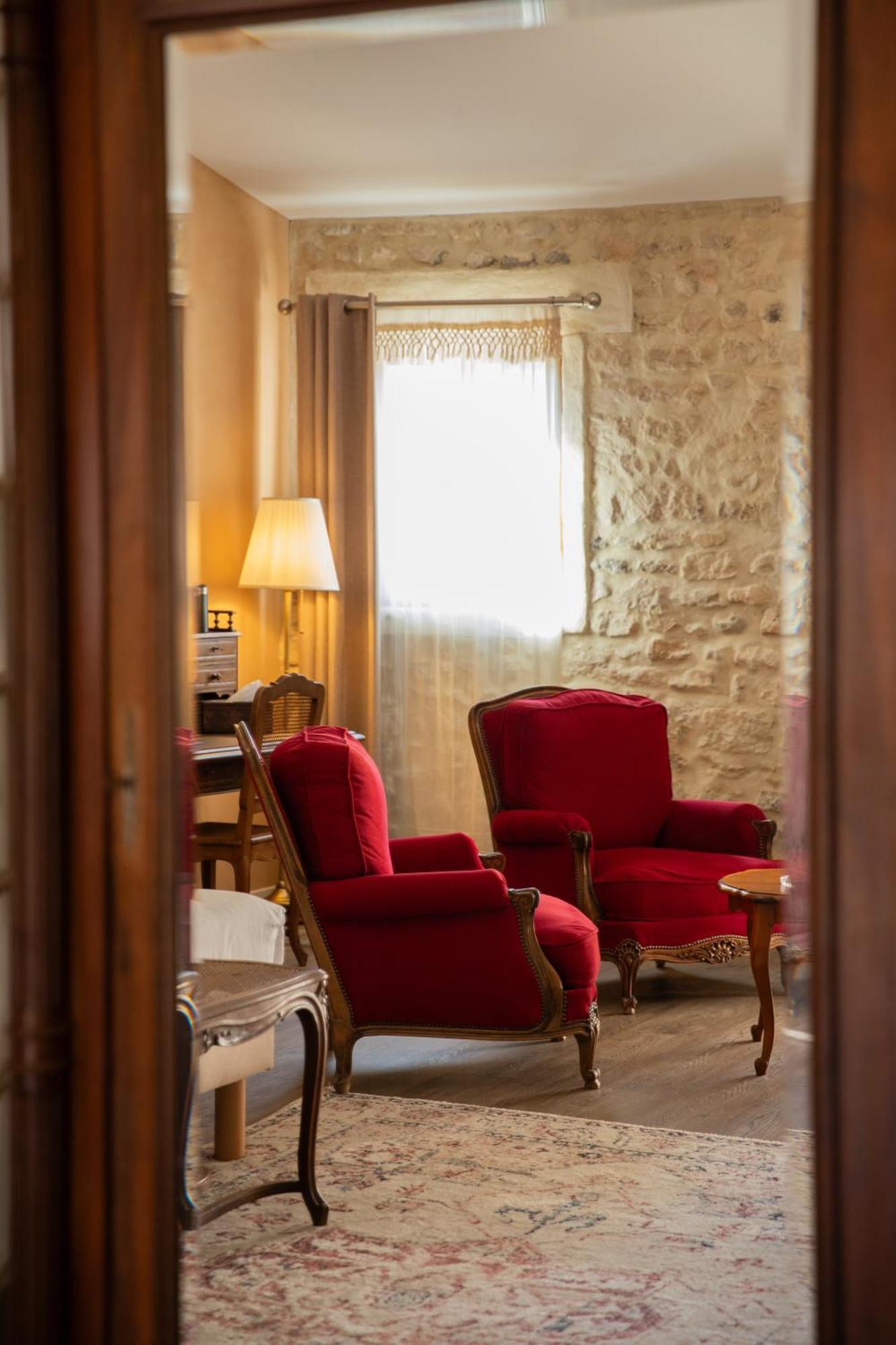 Maison Roucas - Restaurant Et Chambres D'Hotes Solérieux Esterno foto