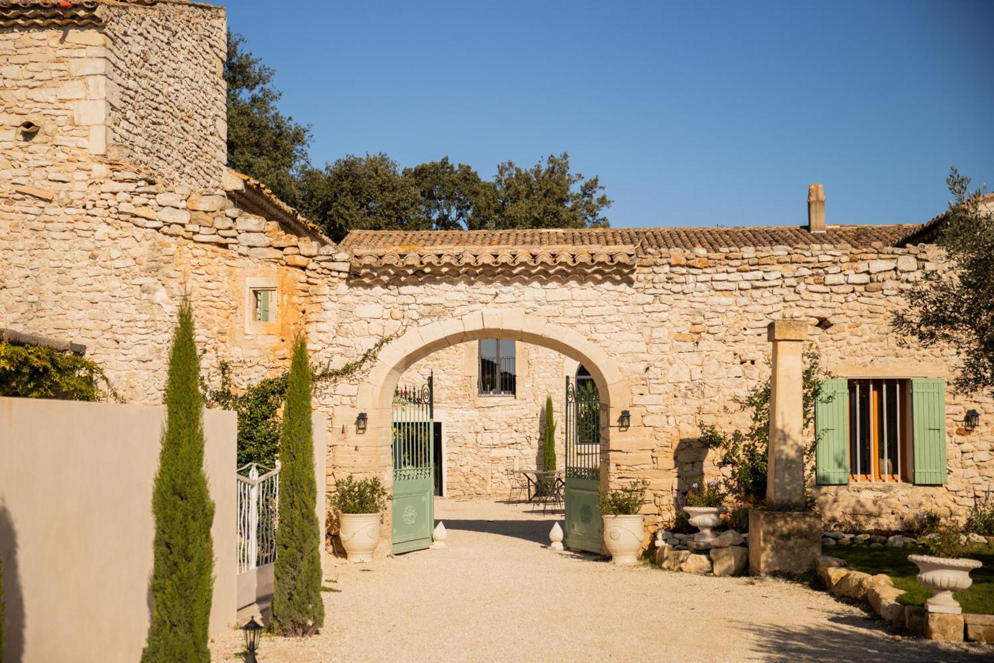 Maison Roucas - Restaurant Et Chambres D'Hotes Solérieux Esterno foto